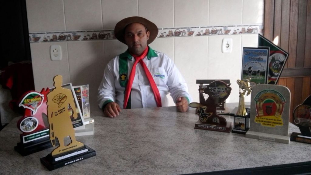 Valdenir Gomes Soares o “Negão do Portão” fala sobre rodeio e tradição