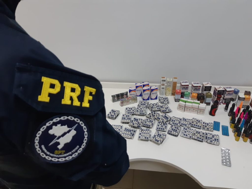 PRF e BM apreendem contrabando, anabolizantes e outros medicamentos de origem estrangeira