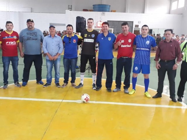 Bons jogos marcam a abertura do Futsal do Interior no Pontão da Boa União, interior de Soledade