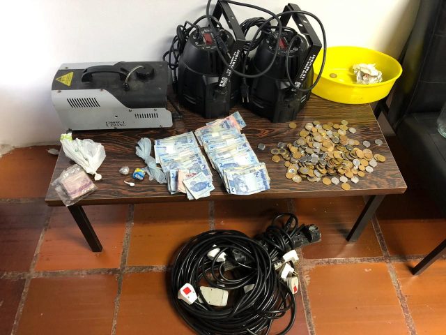 Polícia Civil cumpre mandado de busca e apreensão por tráfico de drogas e receptação em boate na cidade de Arvorezinha
