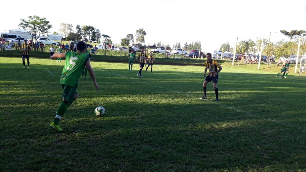 Camarões e Boca Juniors goleiam pela Copa Rotary de Futebol 7 em Soledade