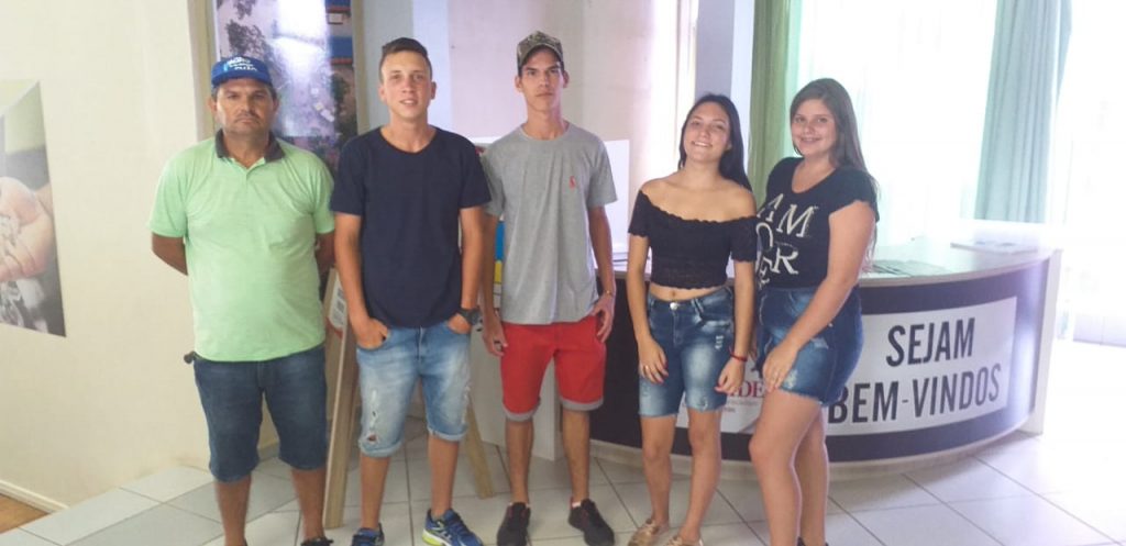 Jovens soledadenses matriculados em Escola Agrícola de Fontoura Xavier buscam auxílio da Prefeitura de Soledade para transporte