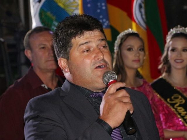 Prefeito de Ibirapuitã Rosemar Hentges assume a presidência da AMASBI