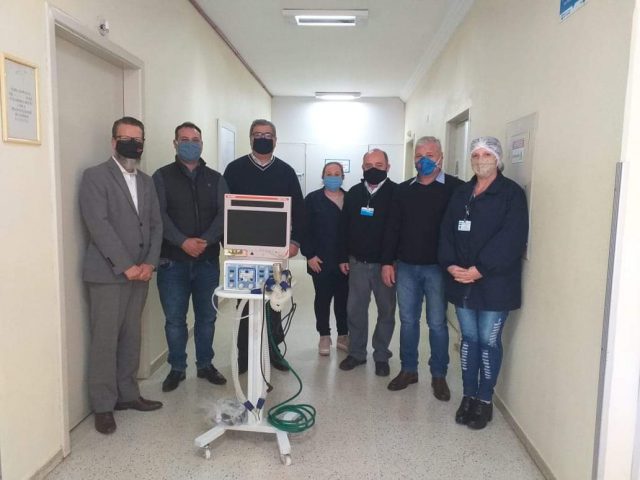 Aparelho respirador e um monitor foram entregues ao Hospital Frei Clemente em Soledade