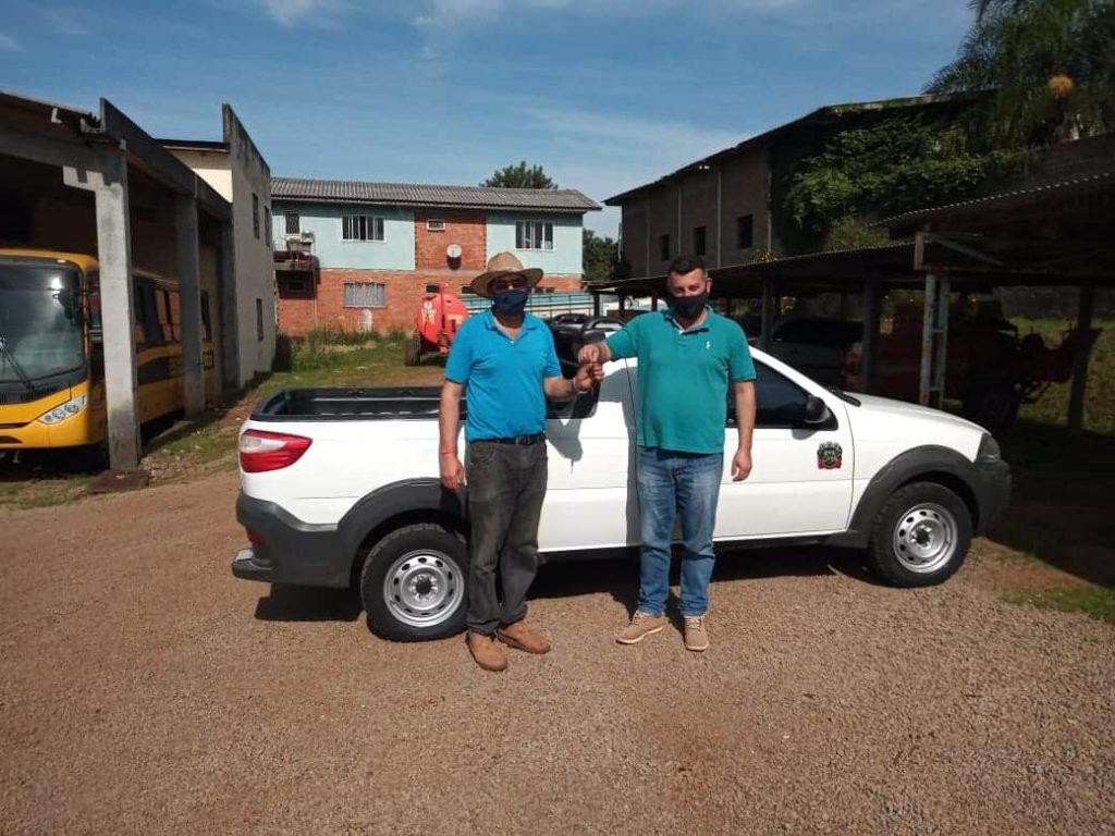 Administração Municipal de Mormaço  adquire novo veículo para a Secretaria de Agricultura