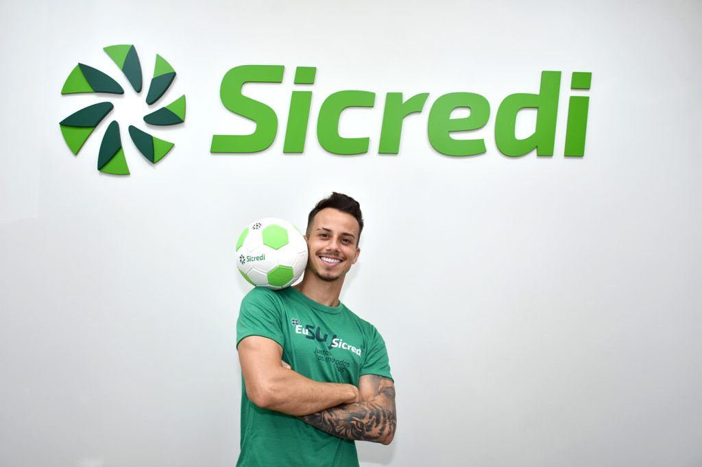 Sicredi Botucaraí RS/MG fecha parceria com atleta Adonias Freestyle