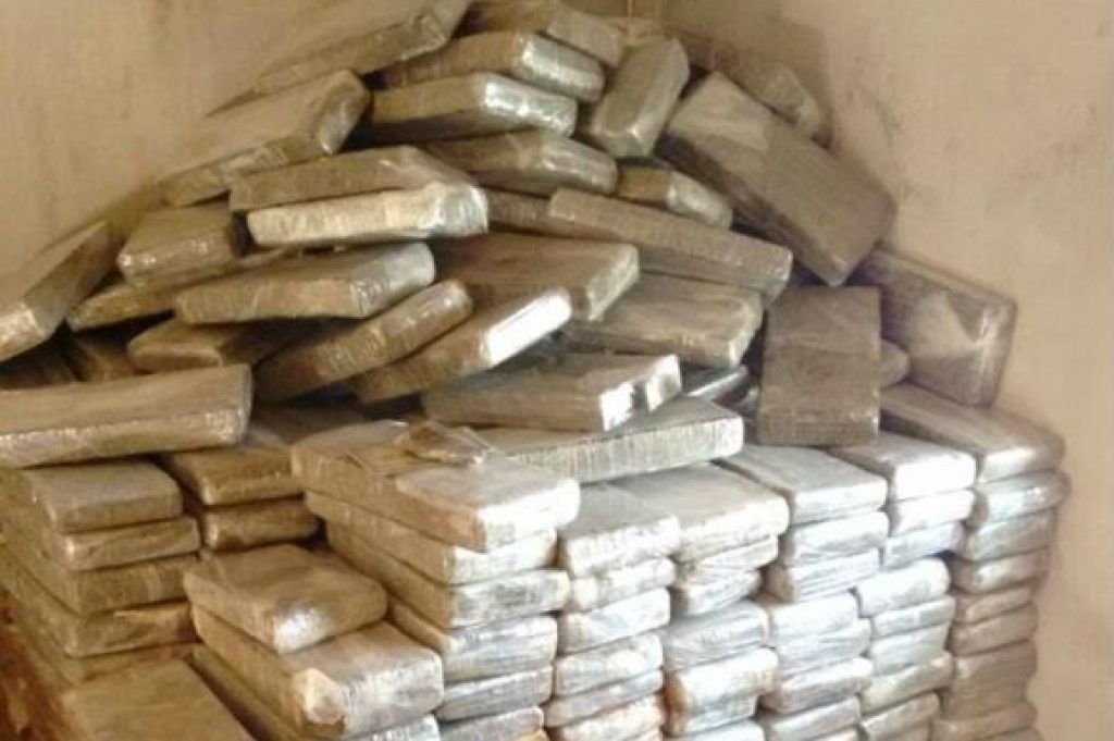 Forças policiais apreenderam mais de 2,2 mil armas e 1,5 tonelada de drogas em 2015