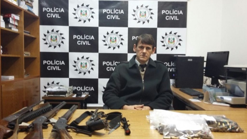 Polícia Civil prende homem por porte ilegal de armas e munições de uso restrito em Soledade
