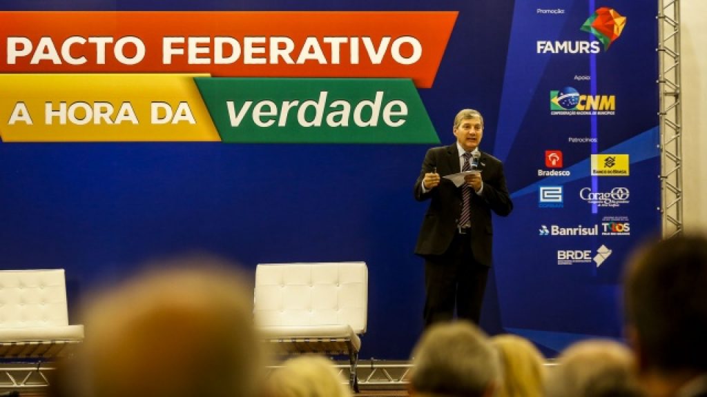 Congresso de Municípios reúne mais de 400 pessoas para discutir Pacto Federativo