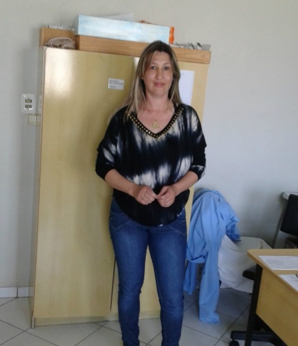 Casal soledadense cria cantinho da leitura para crianças da comunidade na própria residência