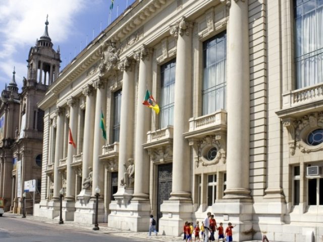 Governo diz que  reduziu  em 70% os gastos com diárias e passagens aéreas