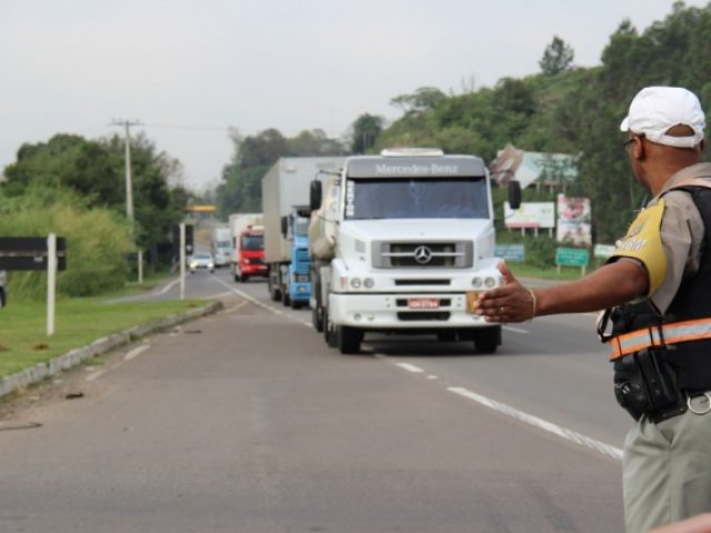 Tráfego para transporte de cargas em rodovias estaduais tem restrição na Páscoa