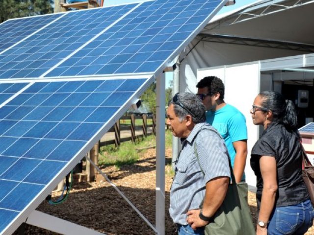 Emater apresenta Energia Fotovoltaica como alternativa no meio rural durante a EXPOSOL