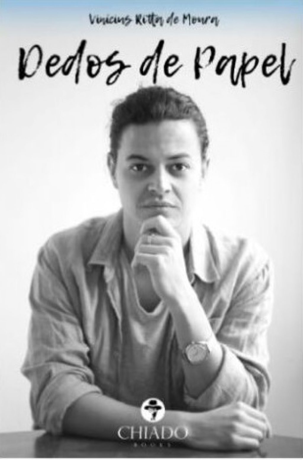 Jornalista de Carazinho lança obra literária em Portugal